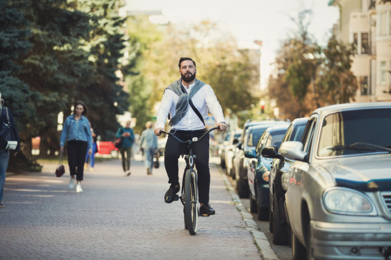 should-you-ride-your-bike-on-the-sidewalk-people-powered-movement